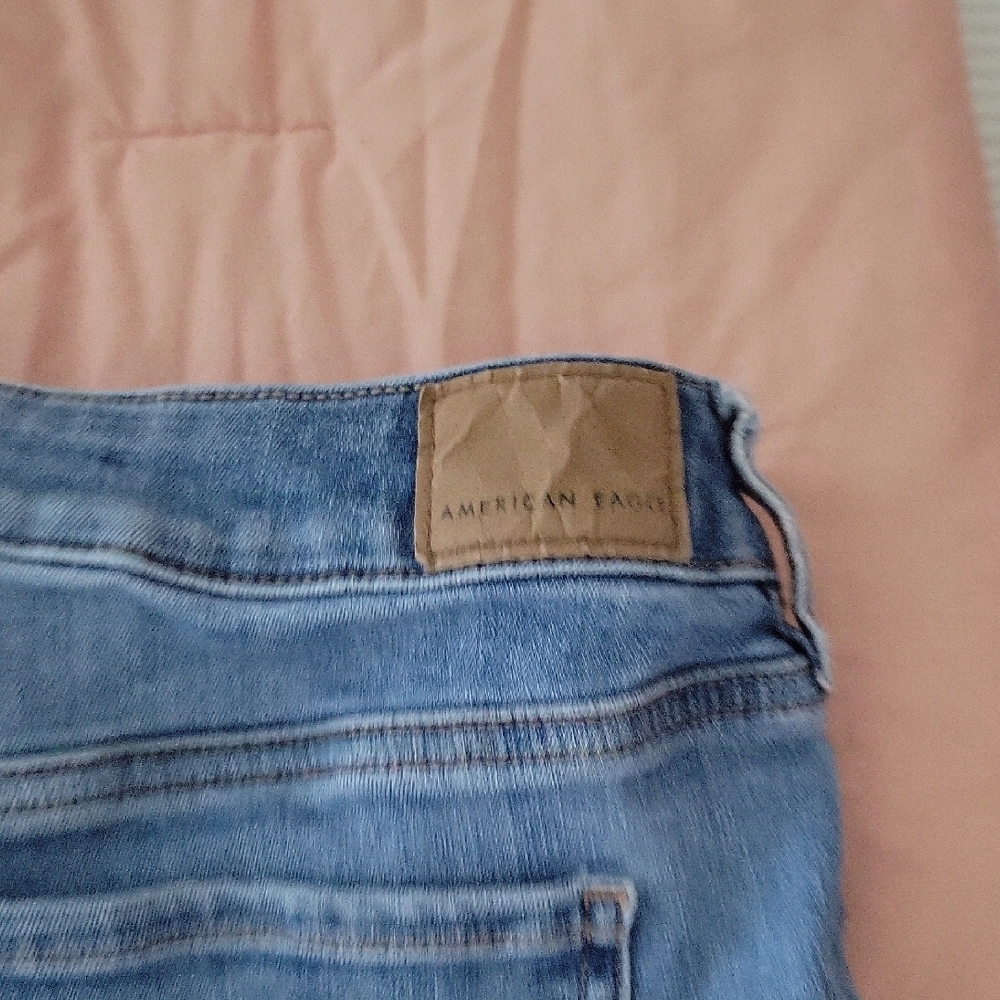 American Eagle Blue Jeans - Picture 8 of 9